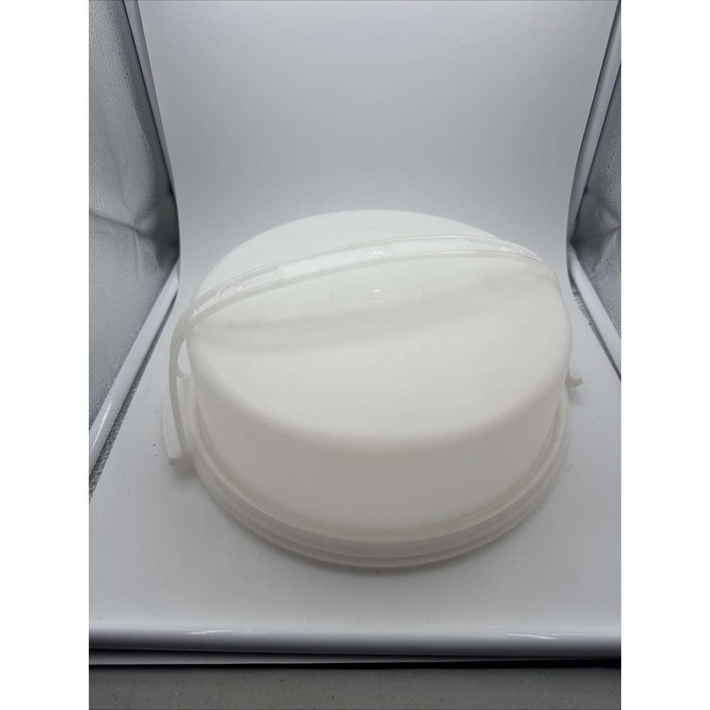 Tupperware Pie Taker Carrier Round Cake Holder With Handle Vintage 12.5x4"